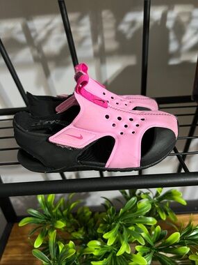 Nike Kids Pink and Black Water Sandals with Heel Strap